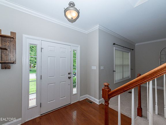 3rd image of 820 Mackenzie Dr