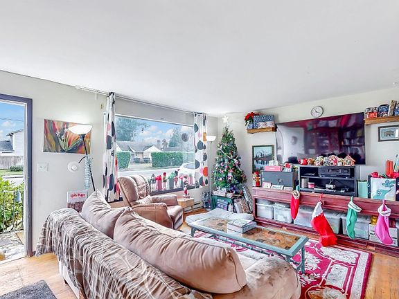 5th image of 1315 M St SE