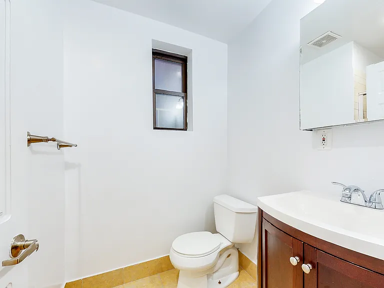 42 Clinton St #13 — Photo 4