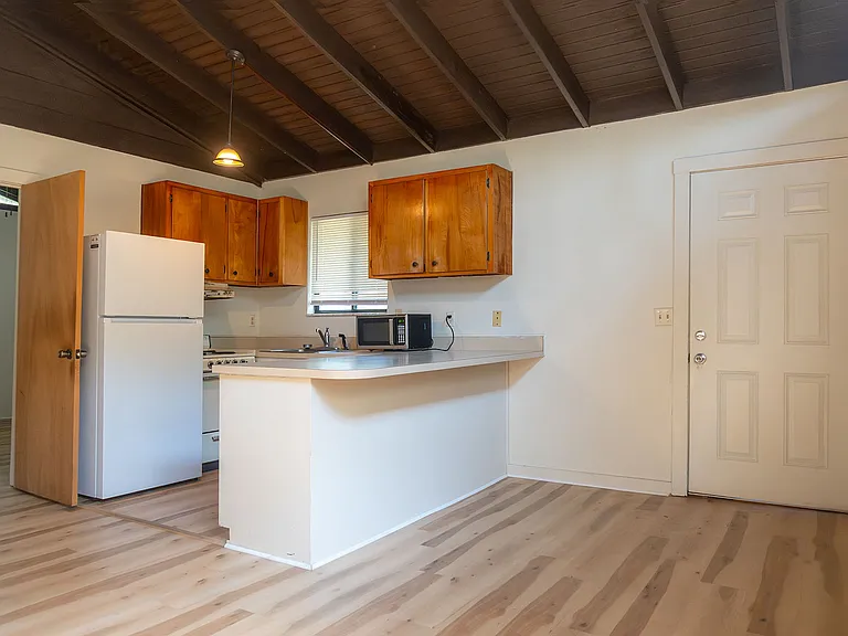 1327 Linda Ann Dr #C — Photo 2