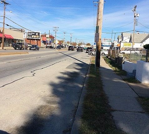 Exterior Neighborhood (street photo)