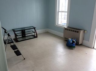 593 Union St APT 4, Manchester, NH 03104