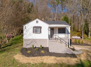 109 Hogan Rd, Rossville, GA 30741