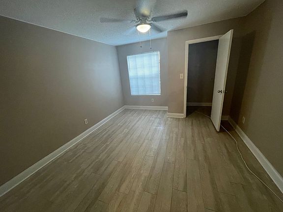 5th image of 236 Afton Sq Unit 106