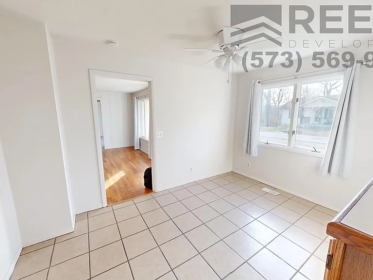 212 Ballenger Dr — Photo 3