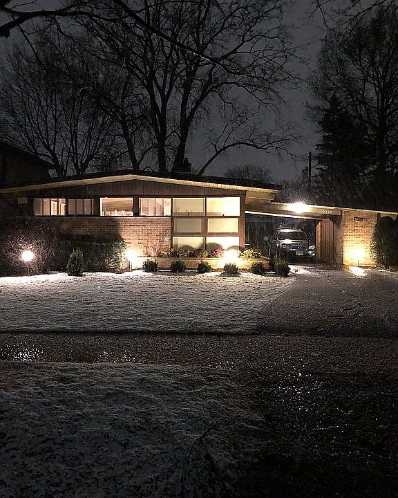 1st image of 3920 W Sherwin Ave