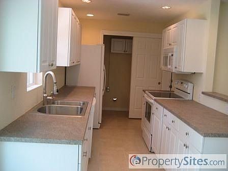5th image of 2524 Stratford Dr