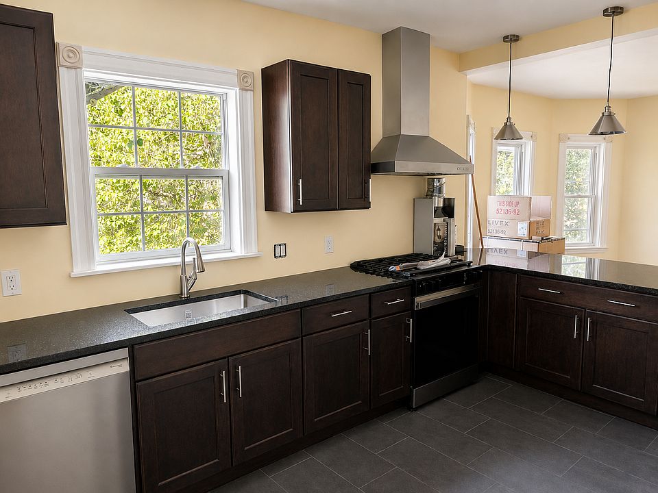 1st image of 53 Willow Ave #1