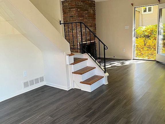2nd image of 734 Maryland Ave