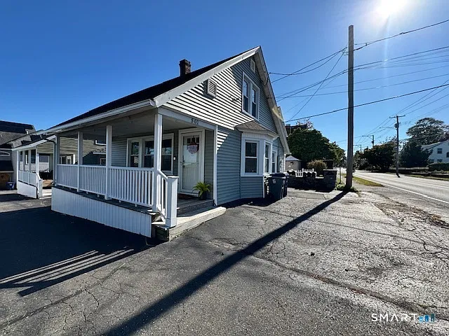 2 bed, 1.0 bath, 1200 sqft, $2,400 — Photo 2