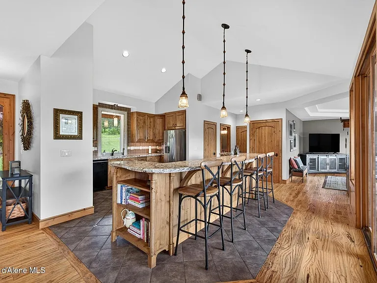 37371 E Hayden Lake Rd — Photo 8