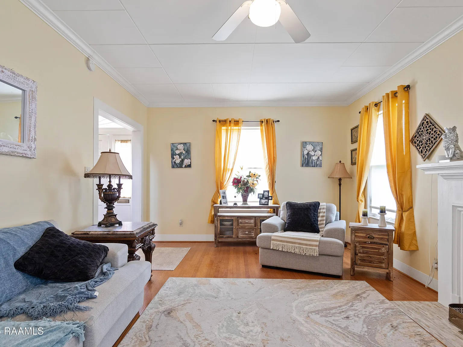 3 bed, 1.5 bath, 1796 sqft, $2,300 — Photo 3
