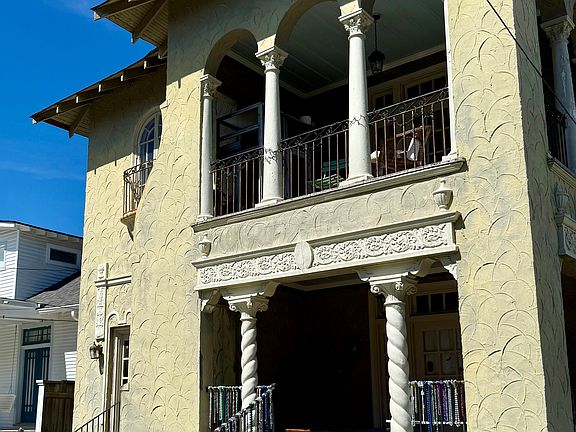 2nd image of 1126 Pine St