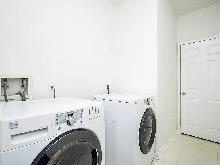 21610 Woodoak Ct — Photo 14