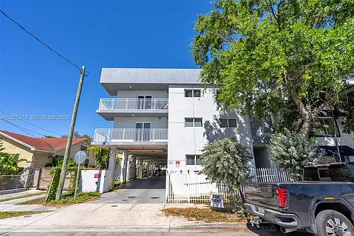 1029 NW 3rd St #301 Photo 1