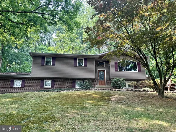 102 Ironmaster Rd, Lebanon, PA 17042