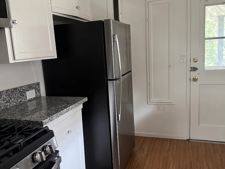 1718 Raymond Hill Rd #4 — Photo 6