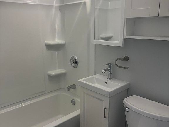 5th image of 3025 Mona St