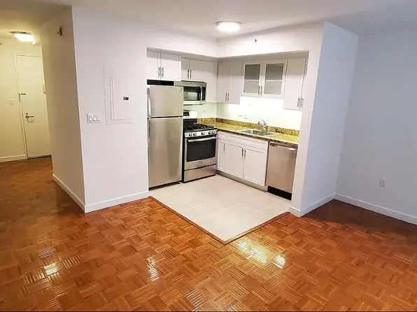 33 West End Avenue image 1 of 10