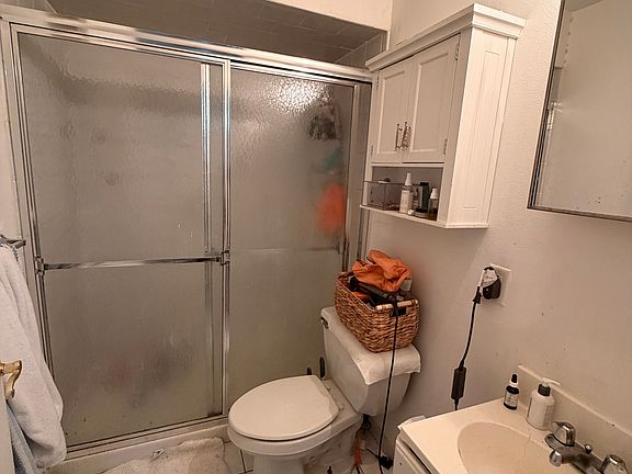 5th image of 315 11th St APT A