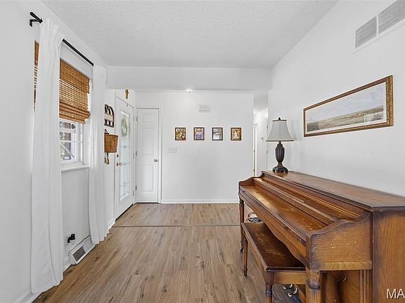 2nd image of 1508 1st St