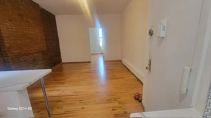 Rented by Chartwell Manhattan Realty | media 9