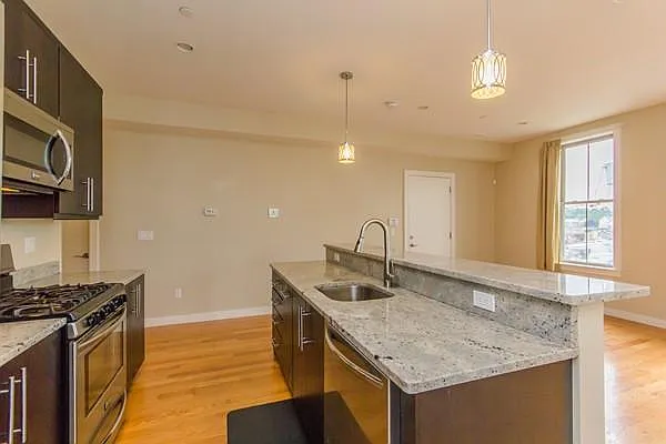 65 Willow Ct — Photo 2
