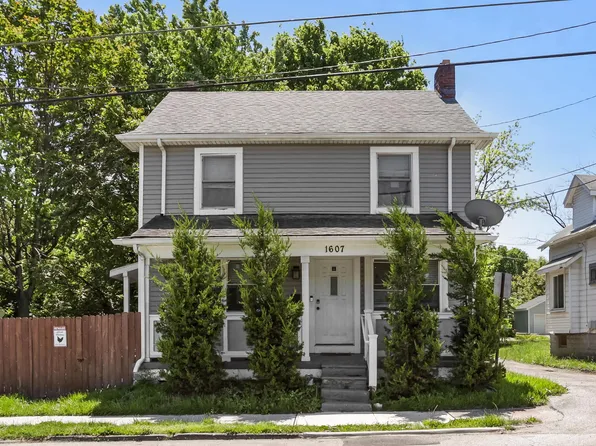 1607 Mooberry St, Columbus, OH 43205