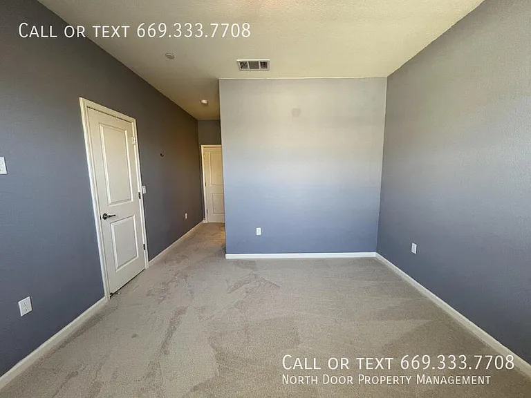 2762 Ferrara Cir — Photo 31