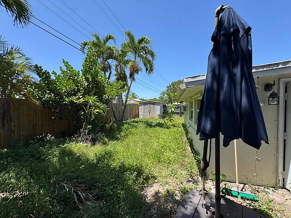 5th image of 1450 NE 32ND Street
