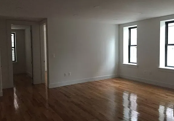 Rented by Farside Realty LLC | media 5