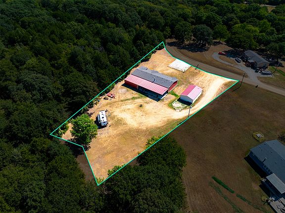 3rd image of 5001 Manuel Ln