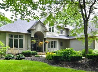 11600 Colchester Ln, Chagrin Falls, OH 44023