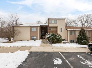 6358 N Allen Rd, Peoria, IL 61614