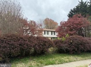 8410 Amanda Pl, Vienna, VA 22180