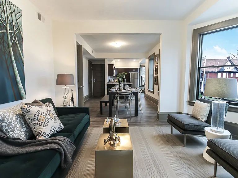 616 Niagara Street — Photo 4