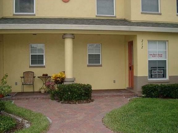 2nd image of 212 Coquina Bay Dr