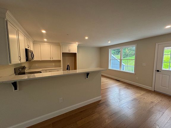 4th image of 85 Kearsarge Lane