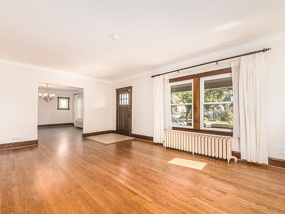 5th image of 1822 N Mulligan Ave