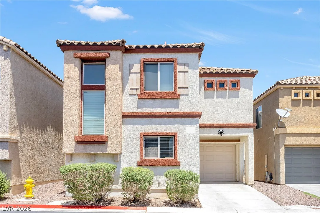 3 bed, 2.5 bath, 1374 sqft, $1,950 — Photo 1