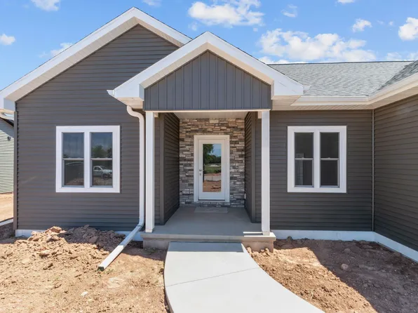 N9266 Homestead Ln, Appleton, WI 54915