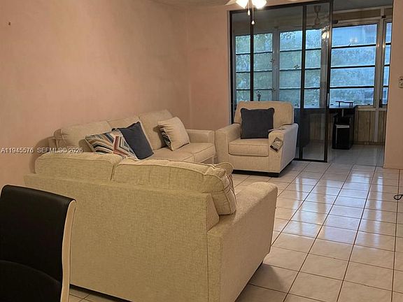 2nd image of 2850 Somerset Dr APT 309L