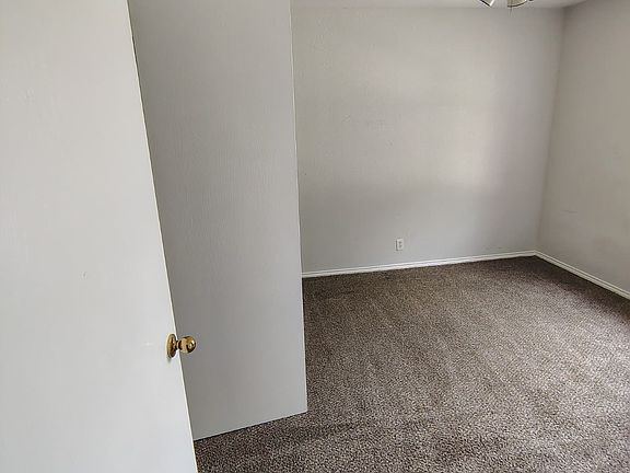 3rd image of 7127 Heathers Pl