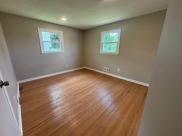 374 Whittier Rd — Photo 15