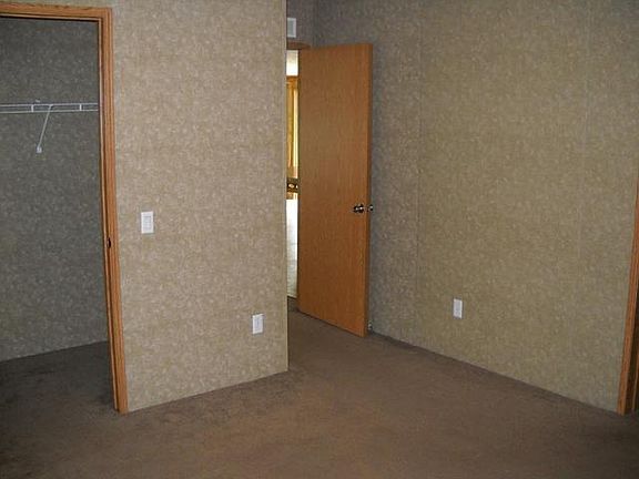 5th image of 587 Blueberry Ct