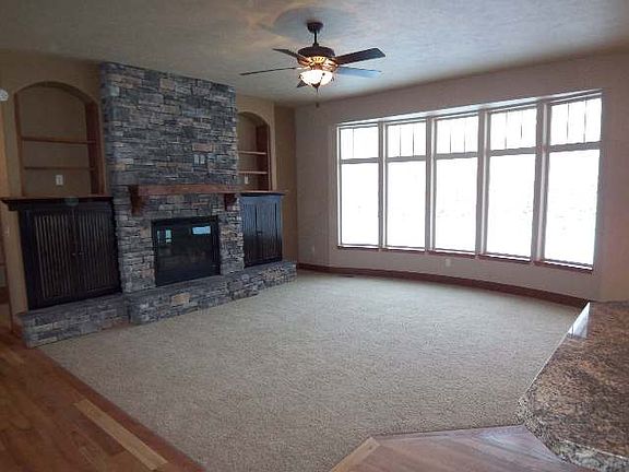 2nd image of 1619 N Sand Brk