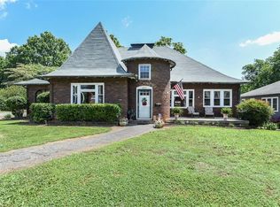 427 N Main St, Graham, NC 27253