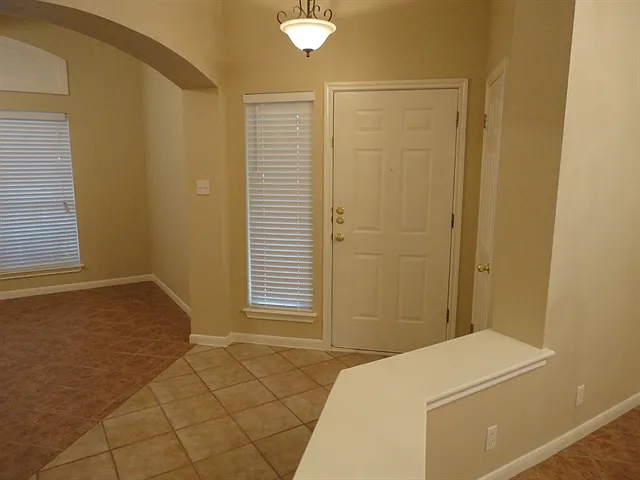 2116 Faldo Ln — Photo 9