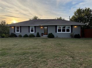 9110 SE 32nd Rd, Saint Joseph, MO 64507