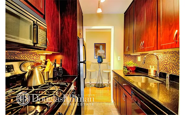 Rented by Douglas Elliman | media 25